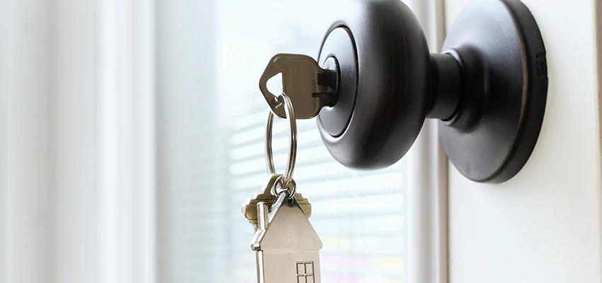 Bifold Door Knob Replacement in Moraga, California